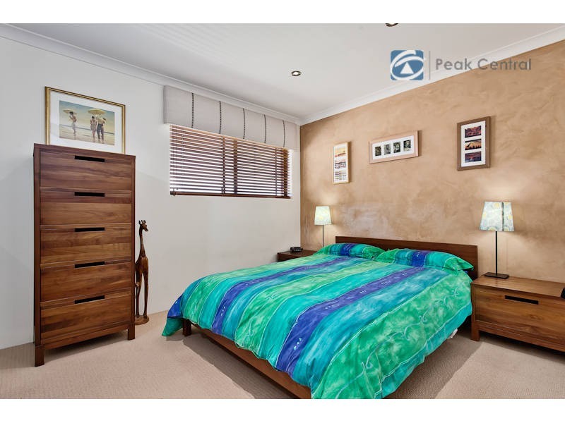 4 Harvest Lakes Boulevard, Atwell WA 6164