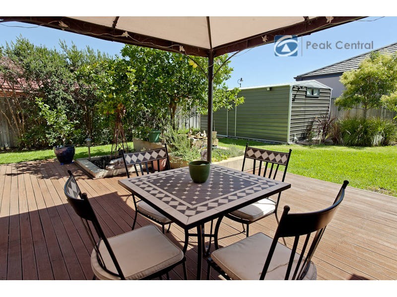 4 Harvest Lakes Boulevard, Atwell WA 6164