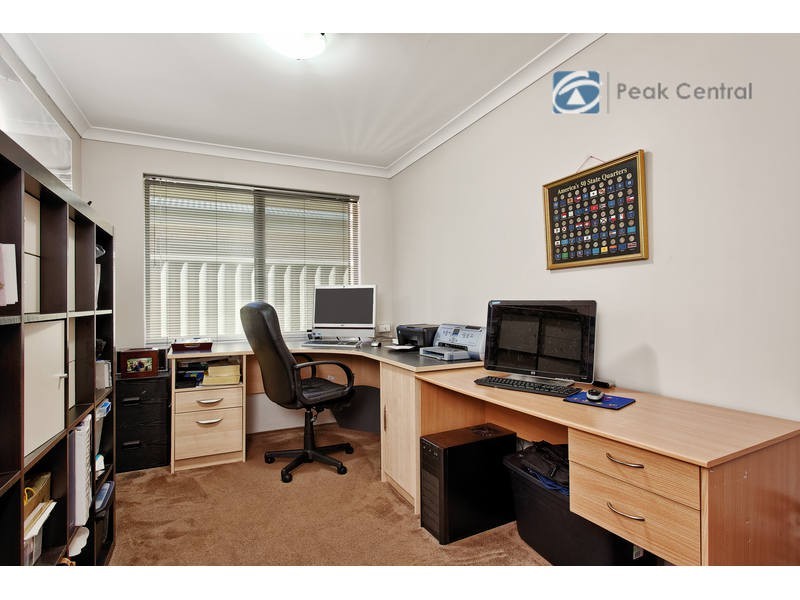 8 Tranquil Gardens, Atwell WA 6164