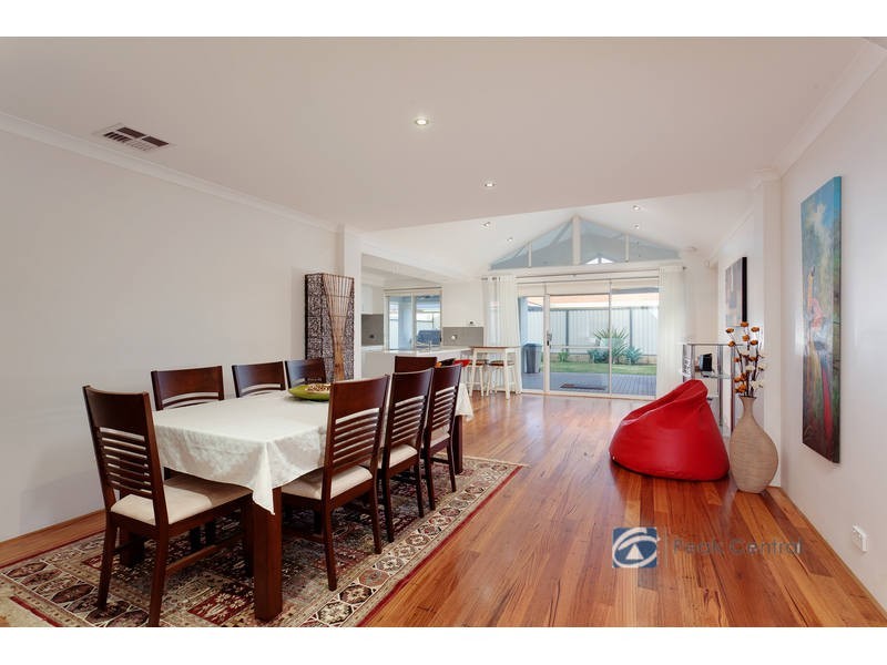 6 Wisely Court, Aubin Grove WA 6164