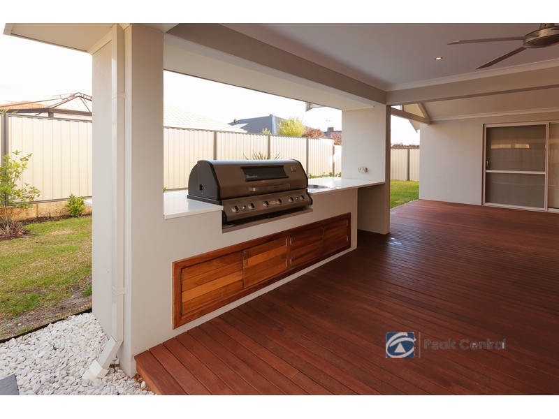 6 Wisely Court, Aubin Grove WA 6164