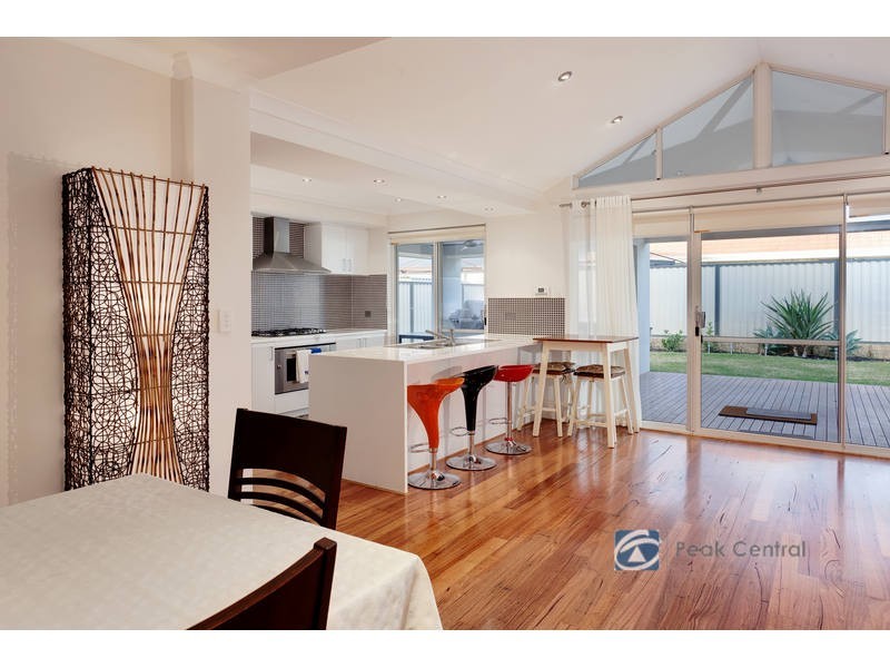 6 Wisely Court, Aubin Grove WA 6164