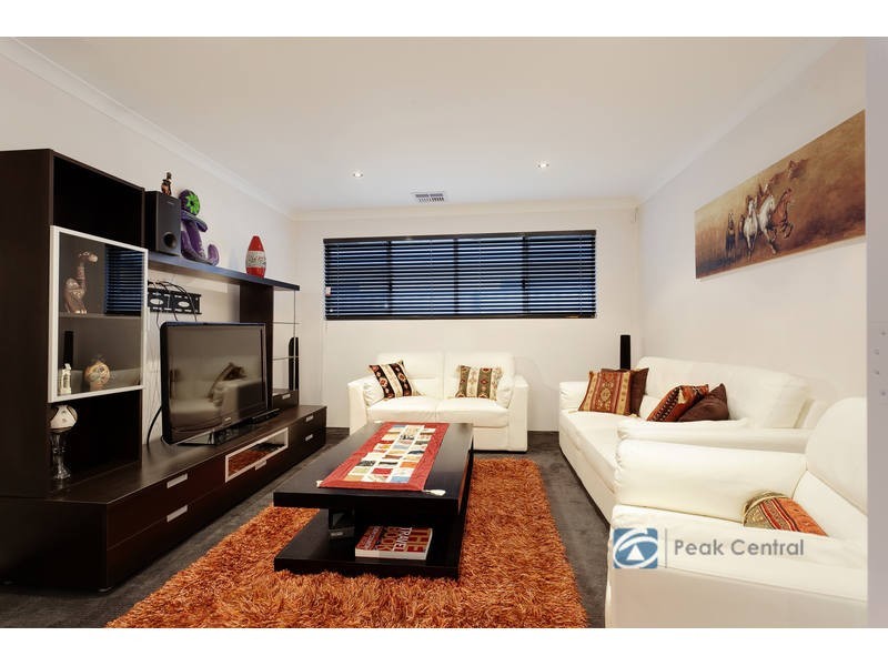 6 Wisely Court, Aubin Grove WA 6164