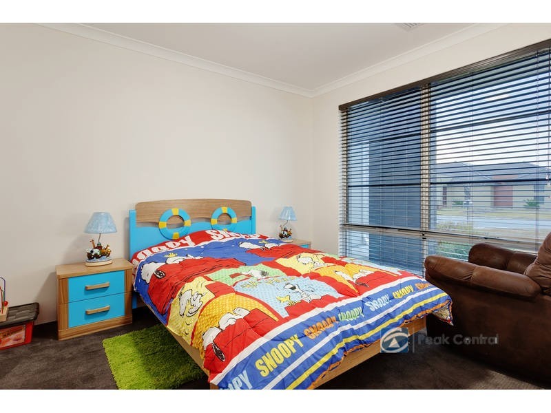 6 Wisely Court, Aubin Grove WA 6164
