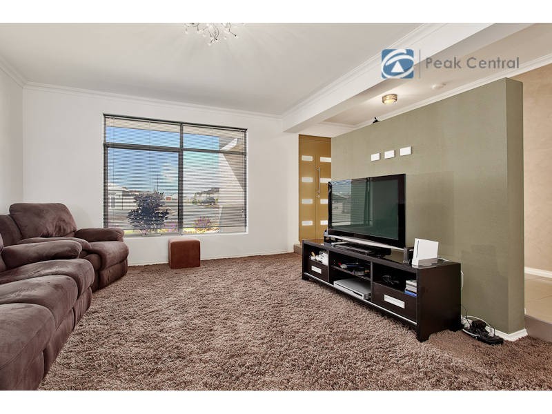 8 Descanso Loop, Aubin Grove WA 6164