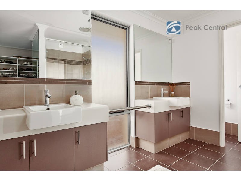 8 Descanso Loop, Aubin Grove WA 6164