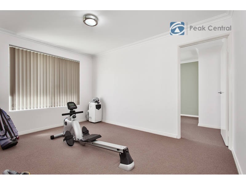8 Descanso Loop, Aubin Grove WA 6164