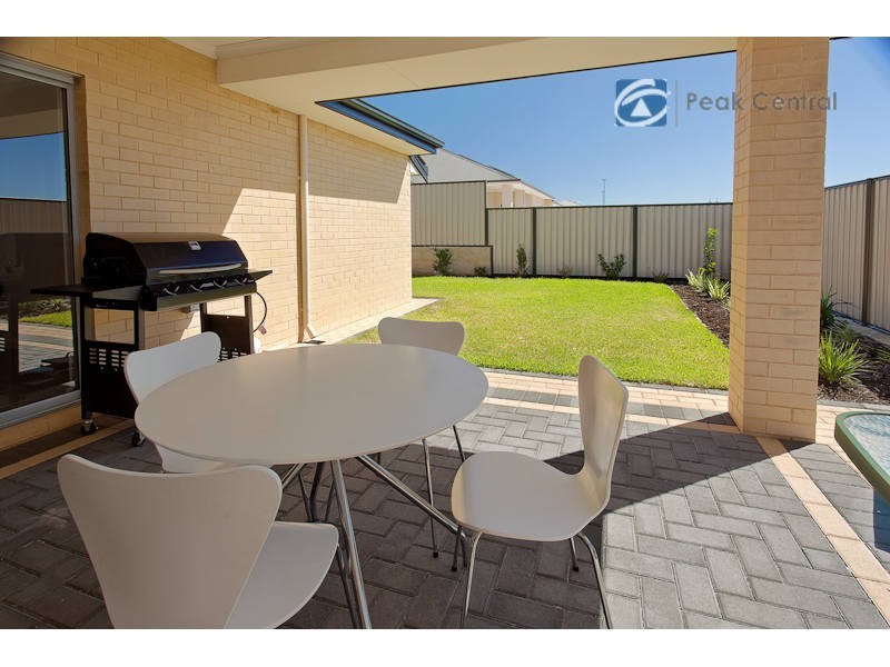 8 Descanso Loop, Aubin Grove WA 6164