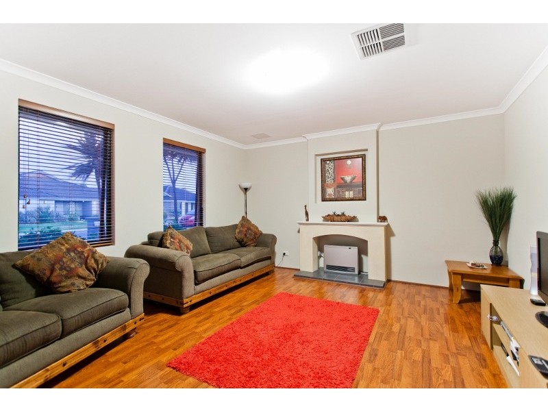 42 Blue Mountain Circuit, Aubin Grove WA 6164