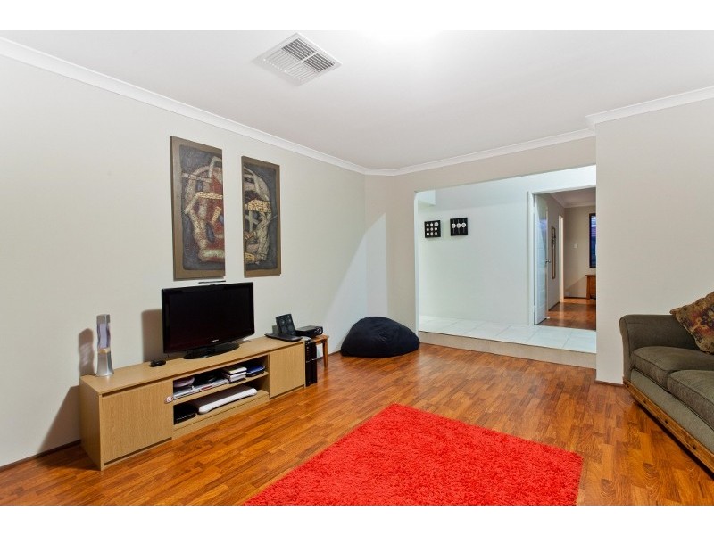 42 Blue Mountain Circuit, Aubin Grove WA 6164