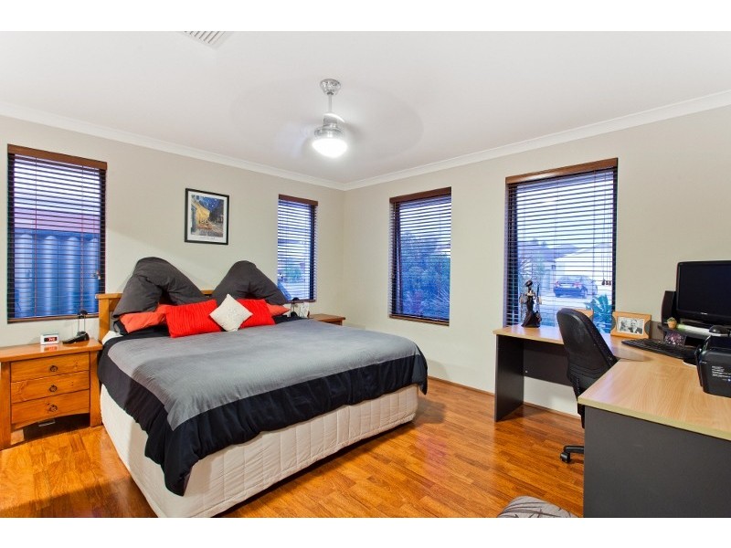 42 Blue Mountain Circuit, Aubin Grove WA 6164