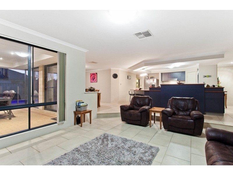 42 Blue Mountain Circuit, Aubin Grove WA 6164