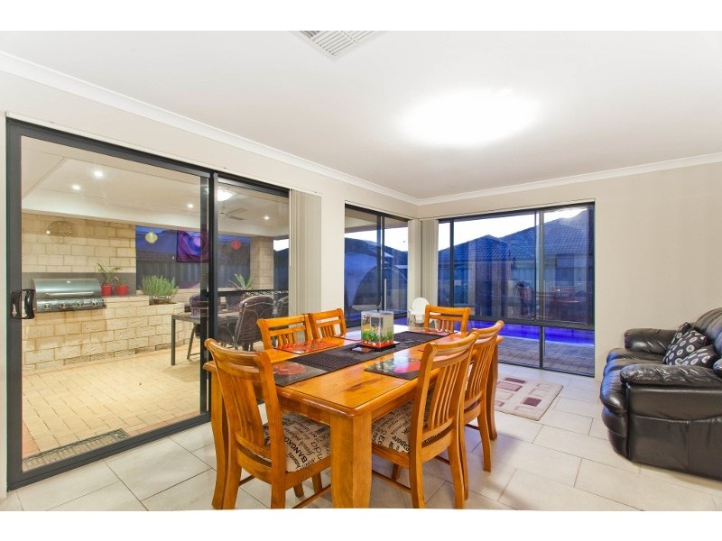 42 Blue Mountain Circuit, Aubin Grove WA 6164