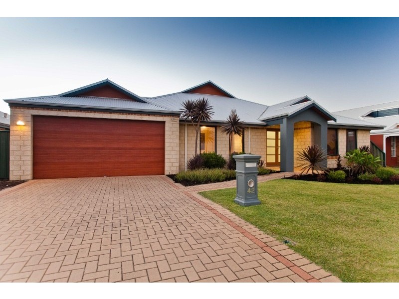 42 Blue Mountain Circuit, Aubin Grove WA 6164