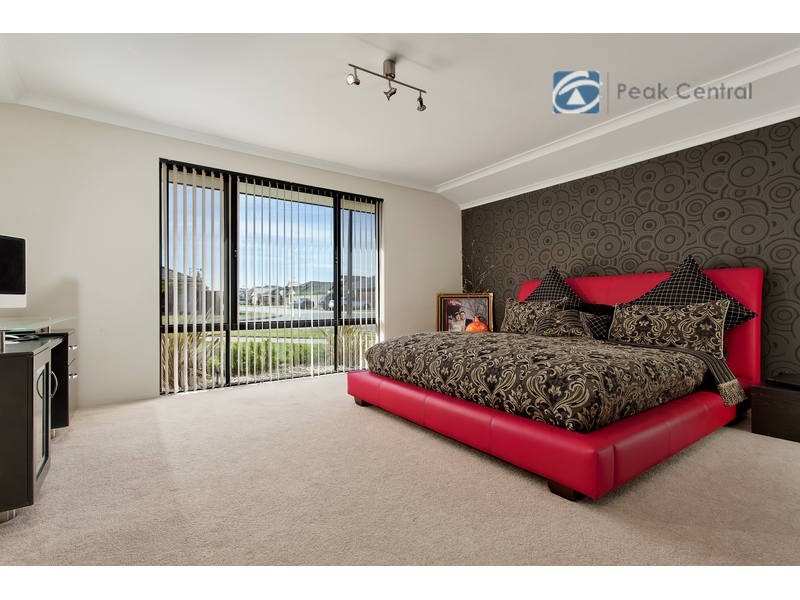 8 Giverny Gardens, Aubin Grove WA 6164