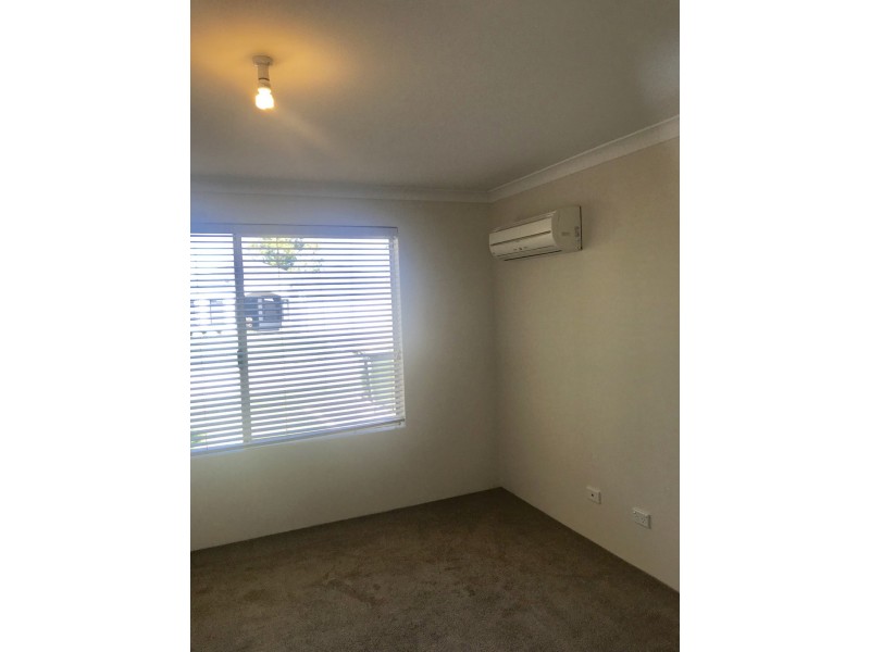 4 Sheringham Bend, Success WA 6164