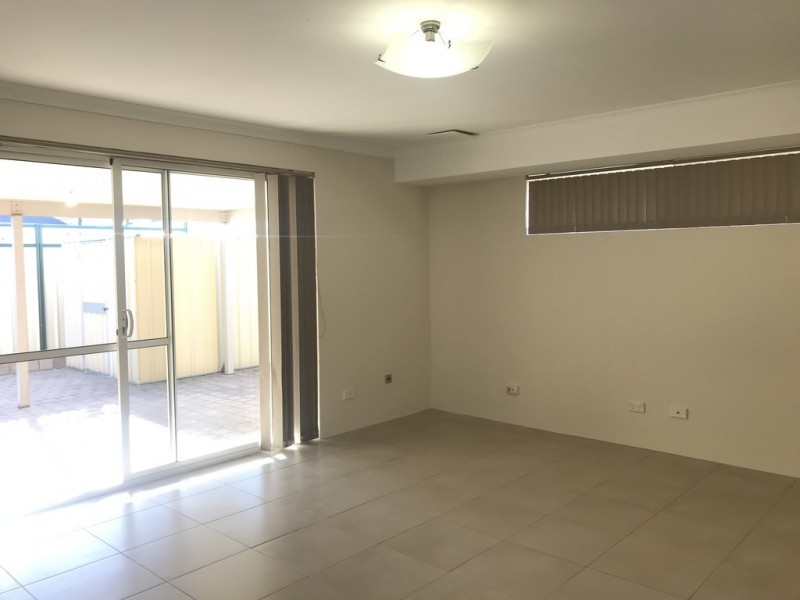 4 Sheringham Bend, Success WA 6164