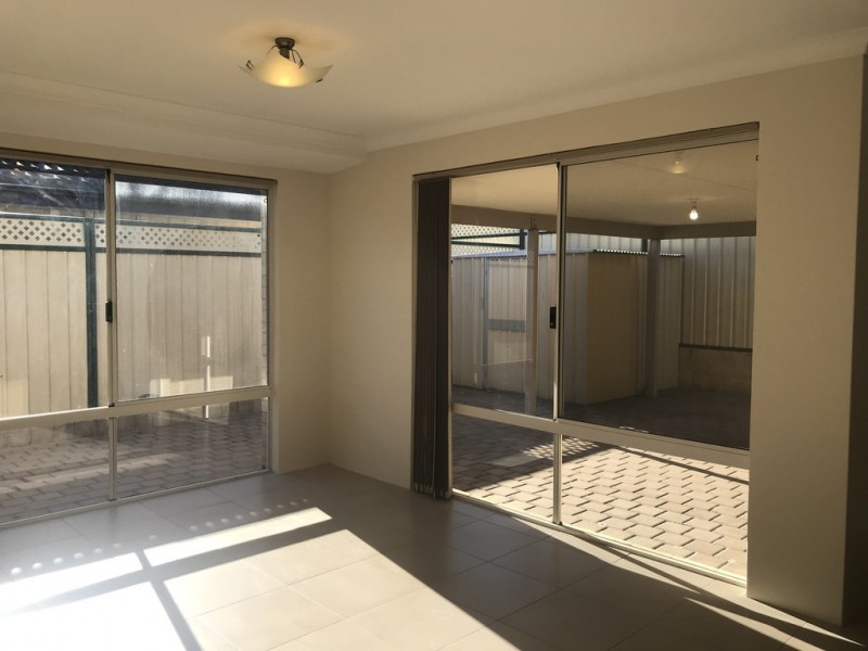 4 Sheringham Bend, Success WA 6164