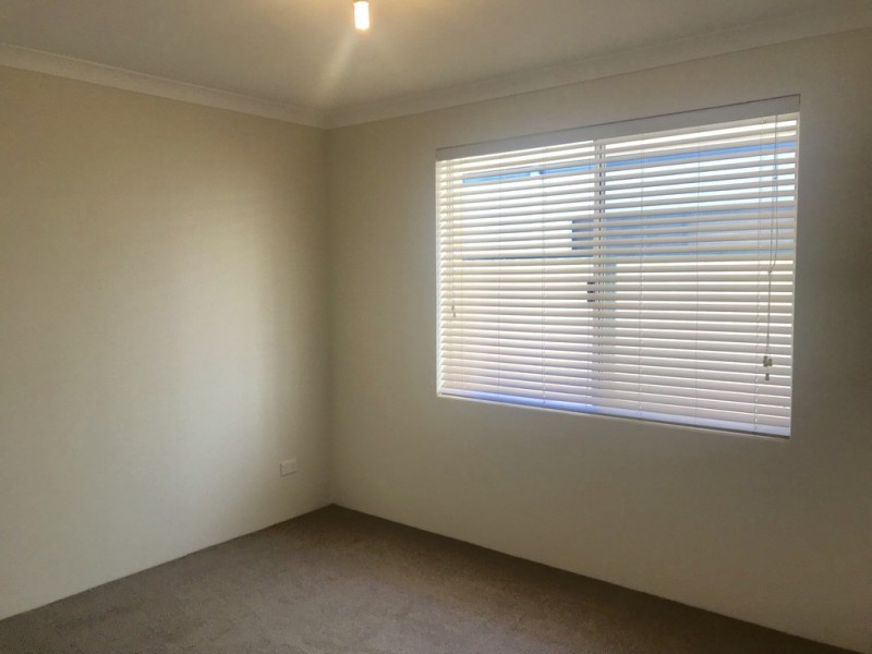 4 Sheringham Bend, Success WA 6164