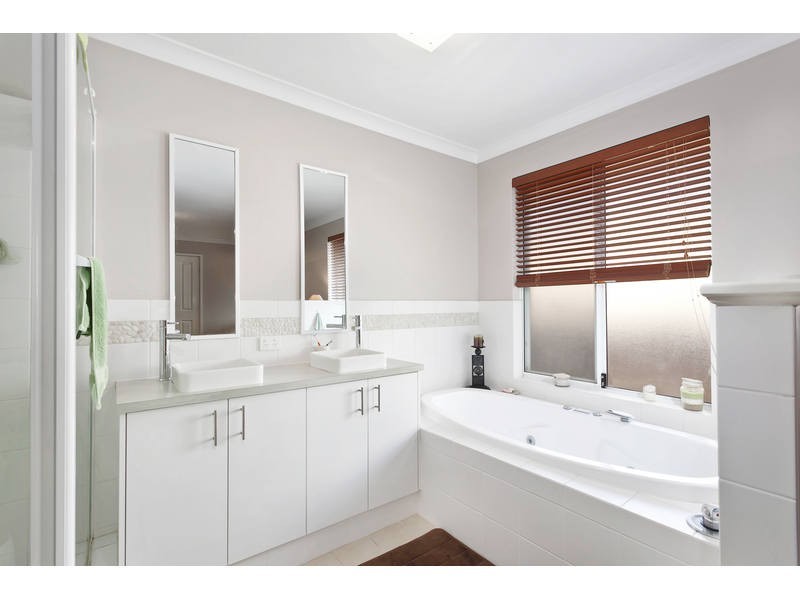 25 Armand Drive, Aubin Grove WA 6164