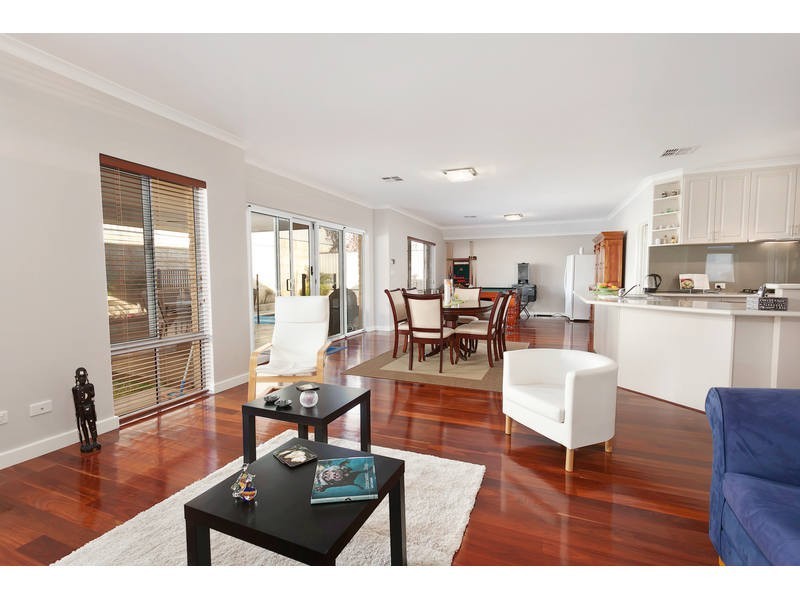 25 Armand Drive, Aubin Grove WA 6164