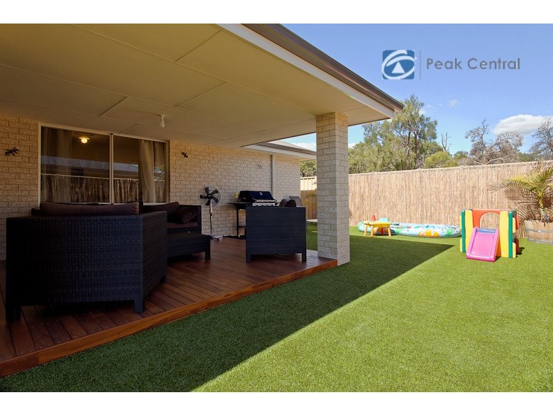 26 Atkins Parade, Hammond Park WA 6164