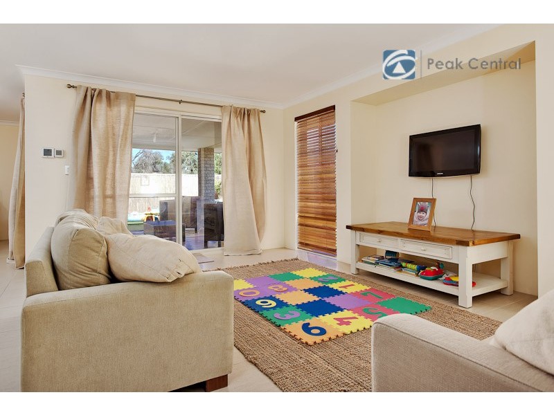 26 Atkins Parade, Hammond Park WA 6164