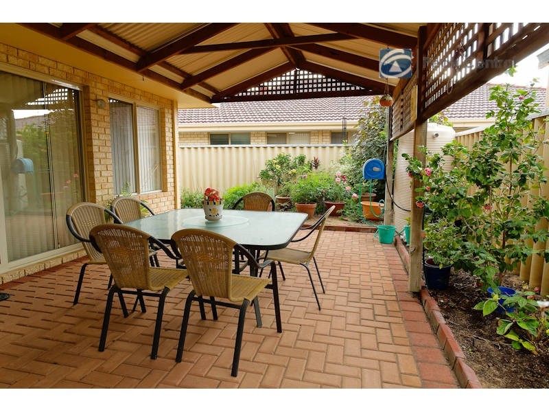 20a Fenimore Avenue, Munster WA 6166