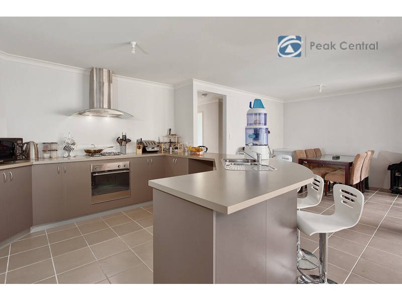 8 Aleppo Street, Aubin Grove WA 6164