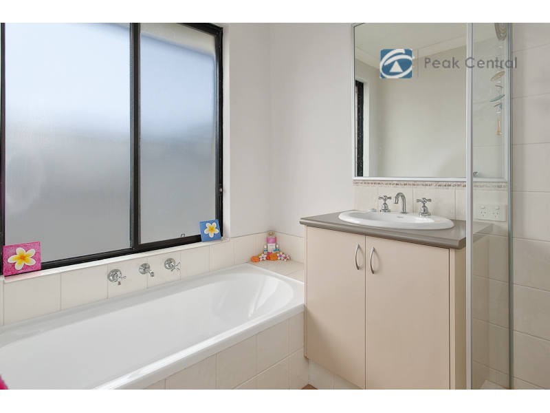 8 Aleppo Street, Aubin Grove WA 6164