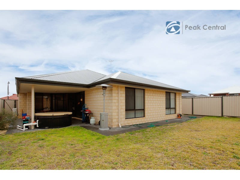 8 Aleppo Street, Aubin Grove WA 6164