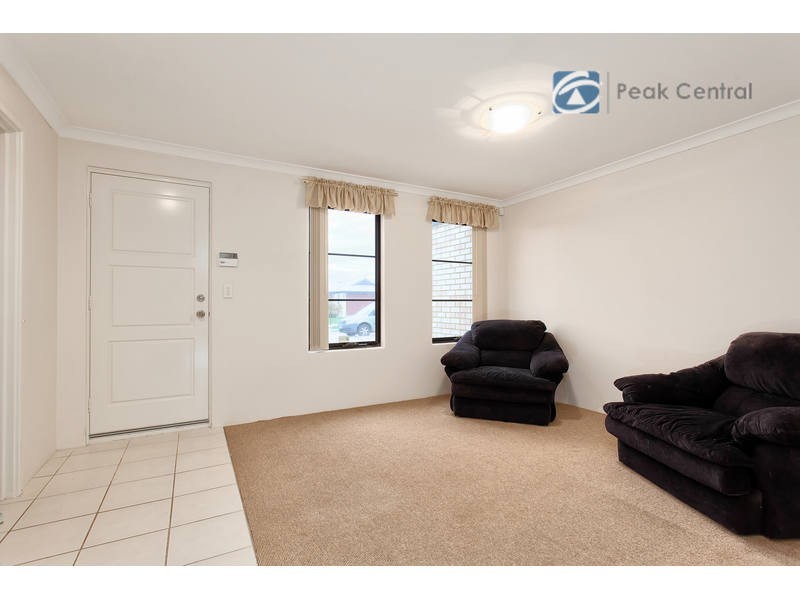 25 Roper Boulevard, Hammond Park WA 6164