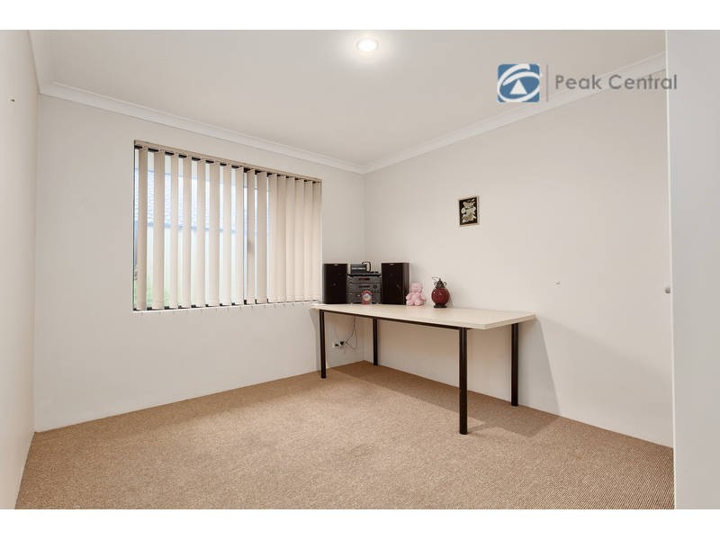 25 Roper Boulevard, Hammond Park WA 6164