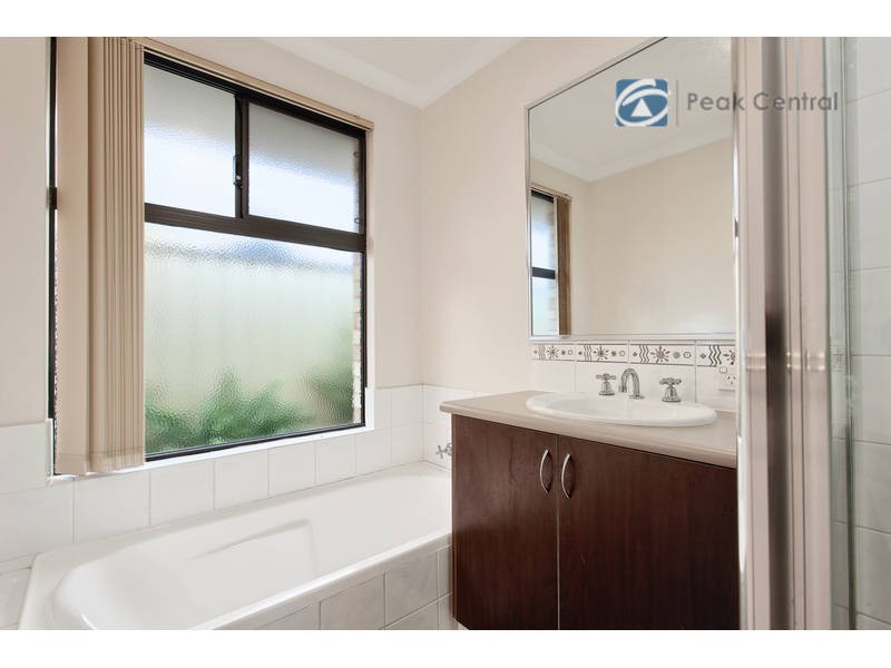 25 Roper Boulevard, Hammond Park WA 6164