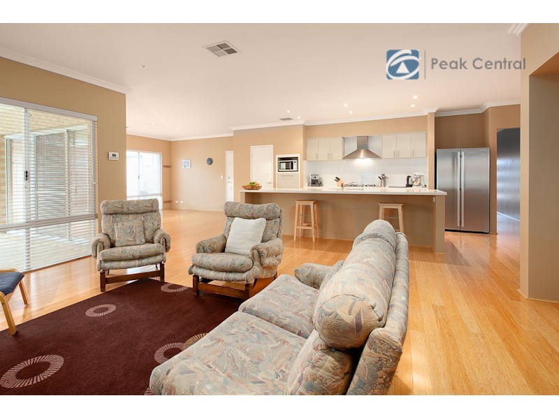 21 Kesiya Turn, Aubin Grove WA 6164