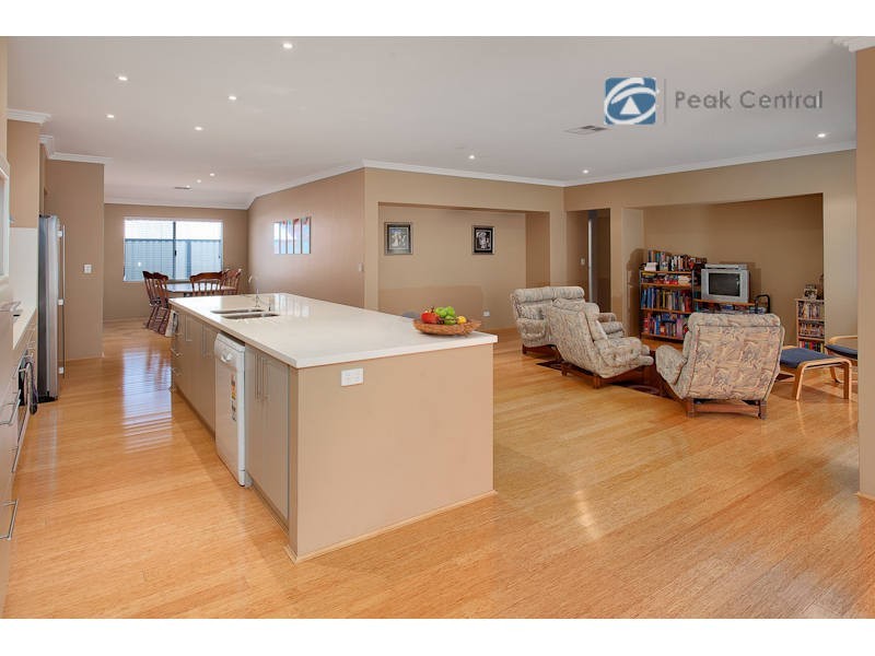 21 Kesiya Turn, Aubin Grove WA 6164