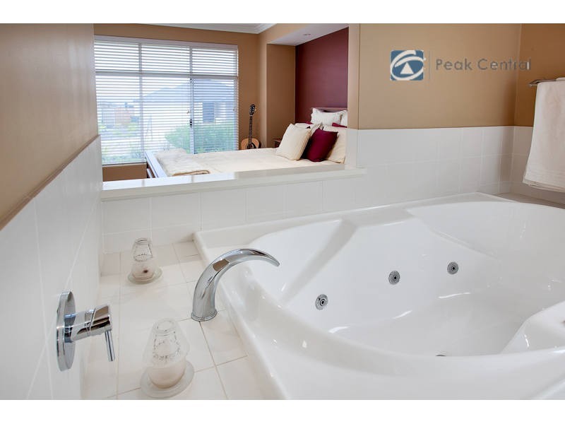 21 Kesiya Turn, Aubin Grove WA 6164
