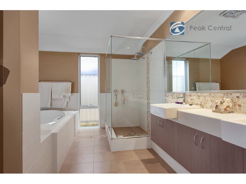 21 Kesiya Turn, Aubin Grove WA 6164