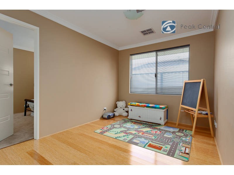21 Kesiya Turn, Aubin Grove WA 6164