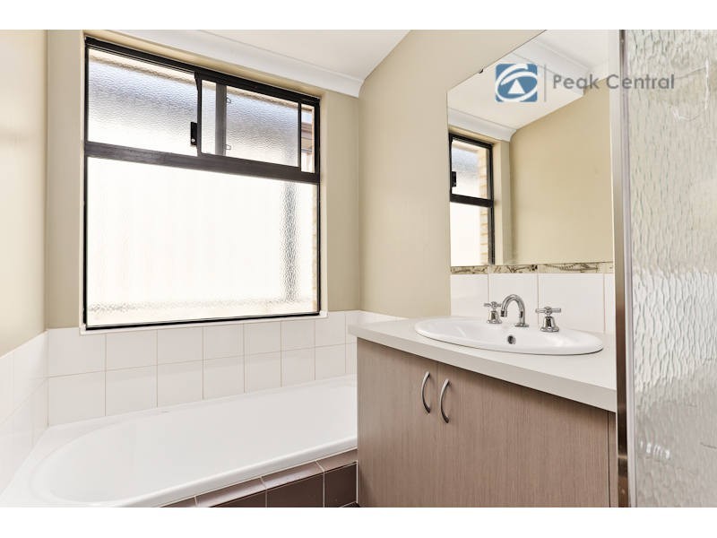 15 Brushfoot Boulevard, Success WA 6164