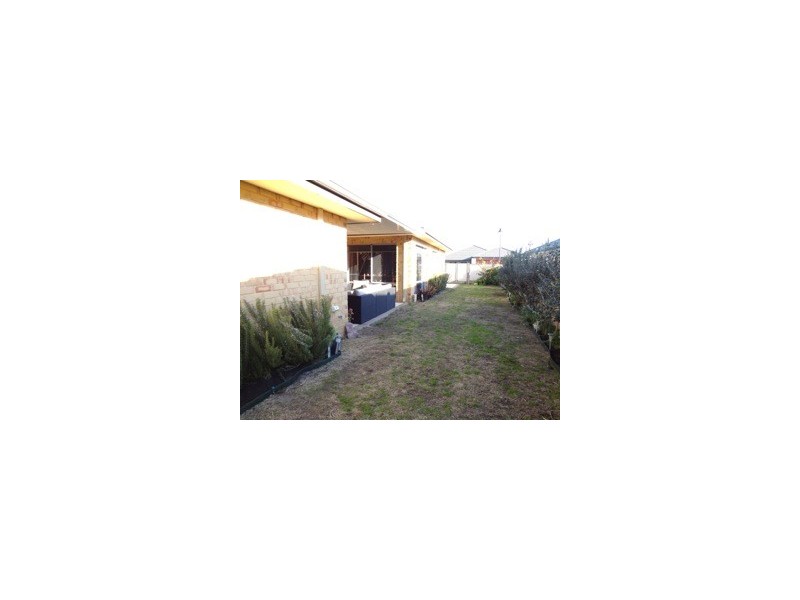 4 Serotina Lane, Aubin Grove WA 6164