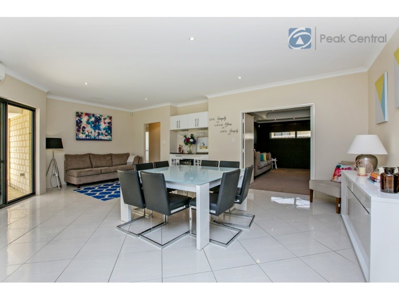 18 Minori Gardens, Yangebup WA 6164