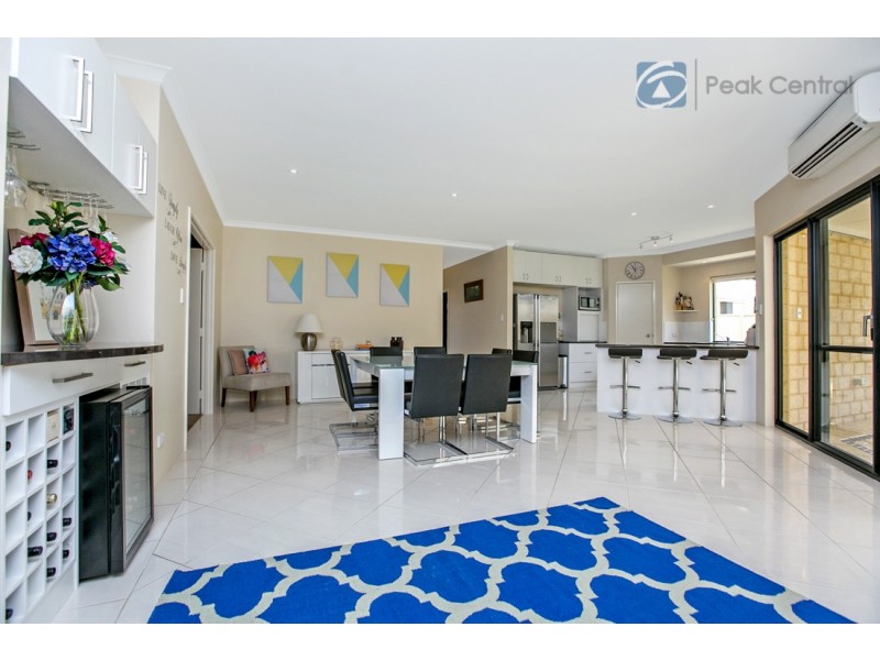 18 Minori Gardens, Yangebup WA 6164