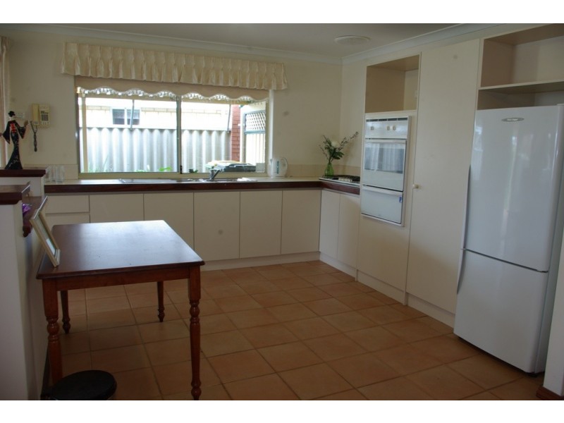 6 Delton Way, Atwell WA 6164