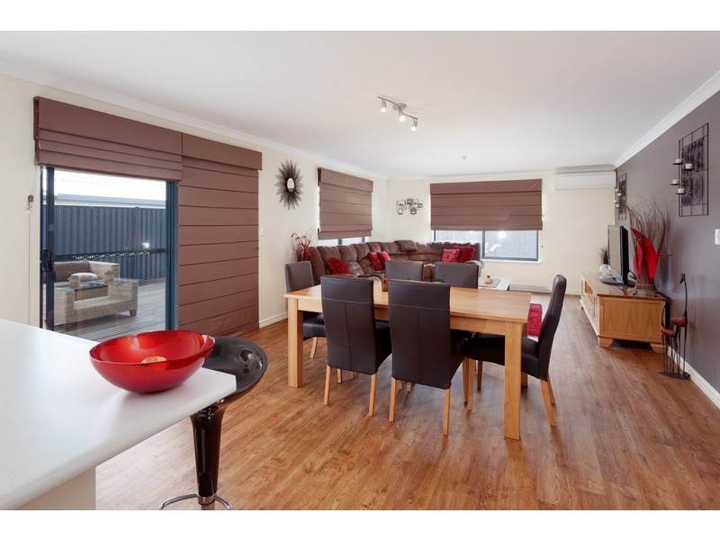 8 Bunya Green, Byford WA 6122