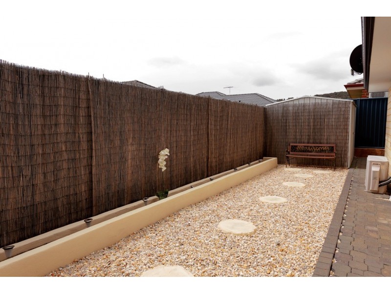 8 Bunya Green, Byford WA 6122