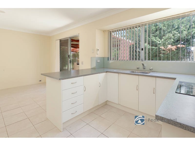 22 Marlowe Place, Munster WA 6166