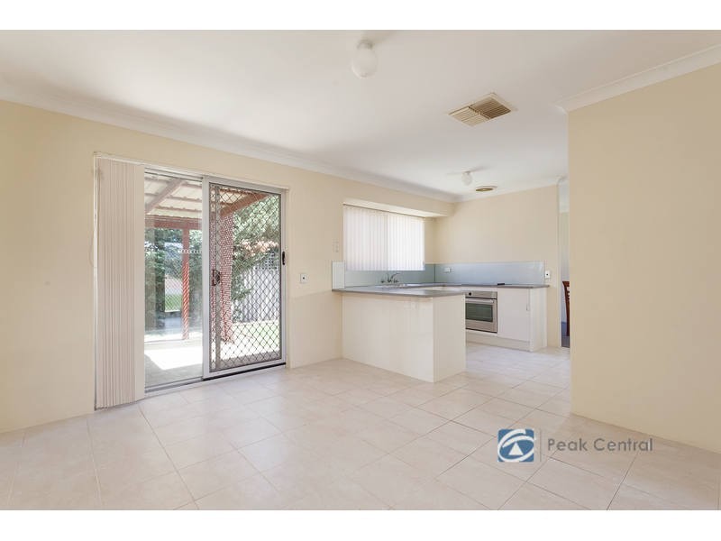 22 Marlowe Place, Munster WA 6166