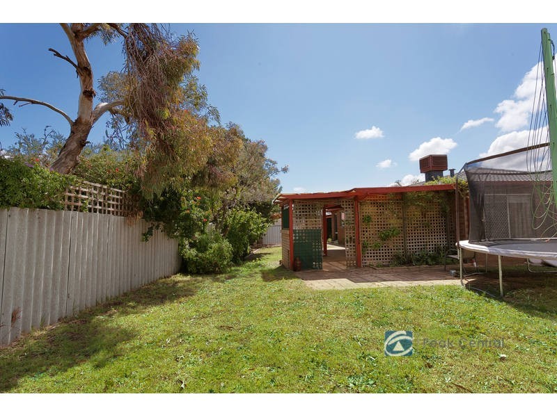 22 Marlowe Place, Munster WA 6166