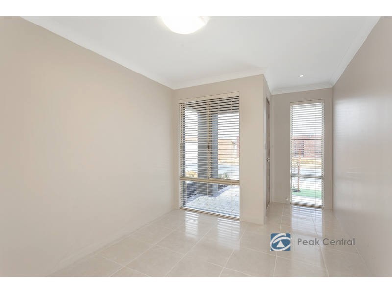38 Lomond Crescent, Wandi WA 6167